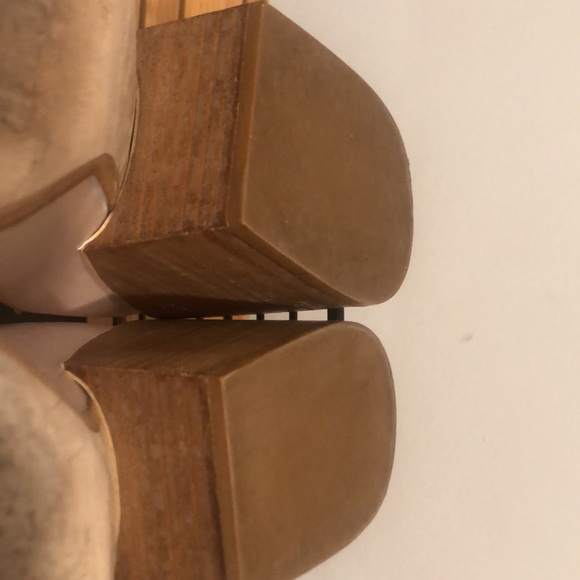 CHLOE stacked wood wedge close toe heel - Picture 7 of 10